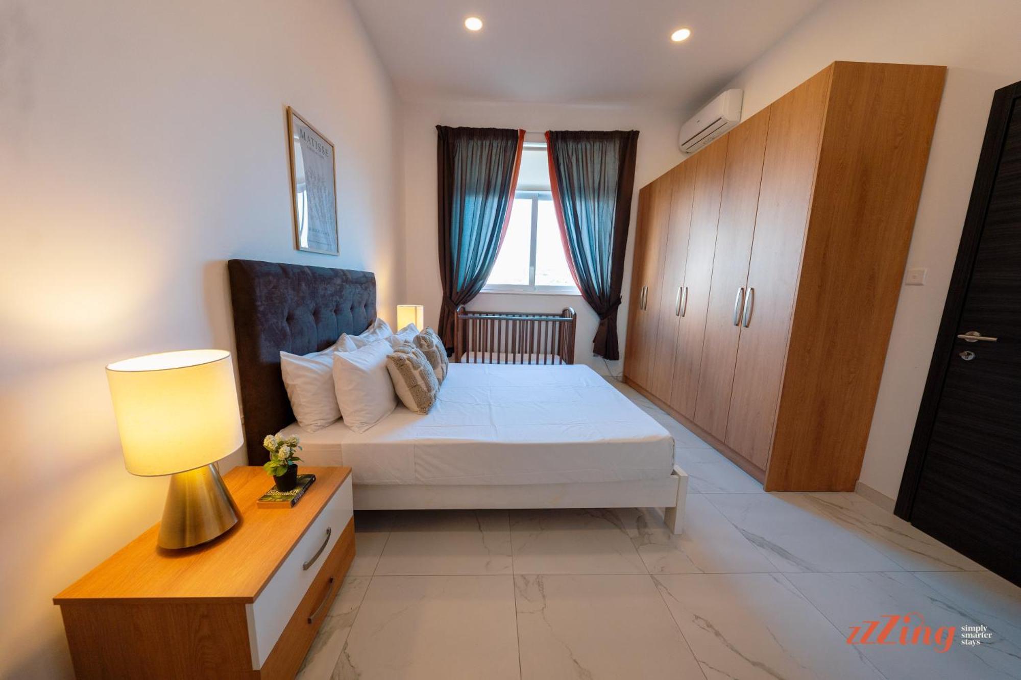 The With A Path To The Sea Apartment